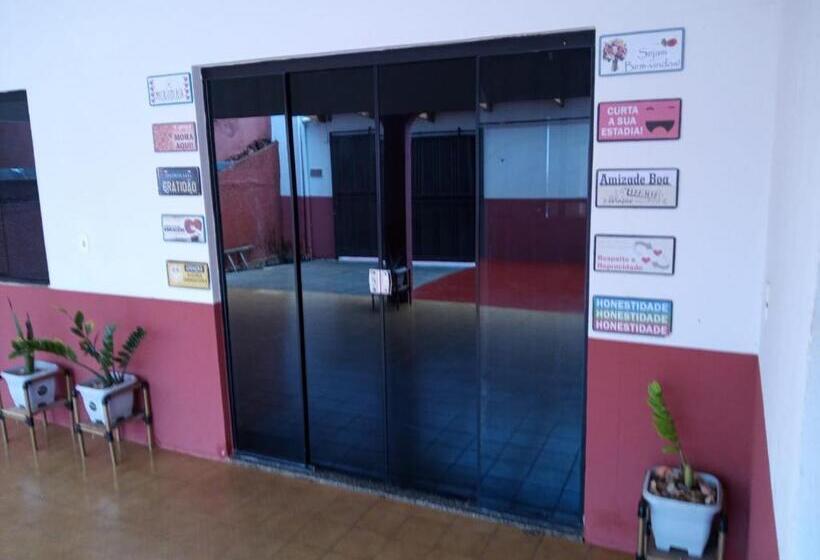 پانسیون Pousada Castelinho