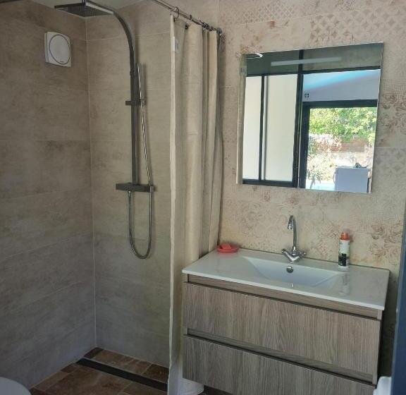 פנסיון Studio Insolite Chez L Habitant