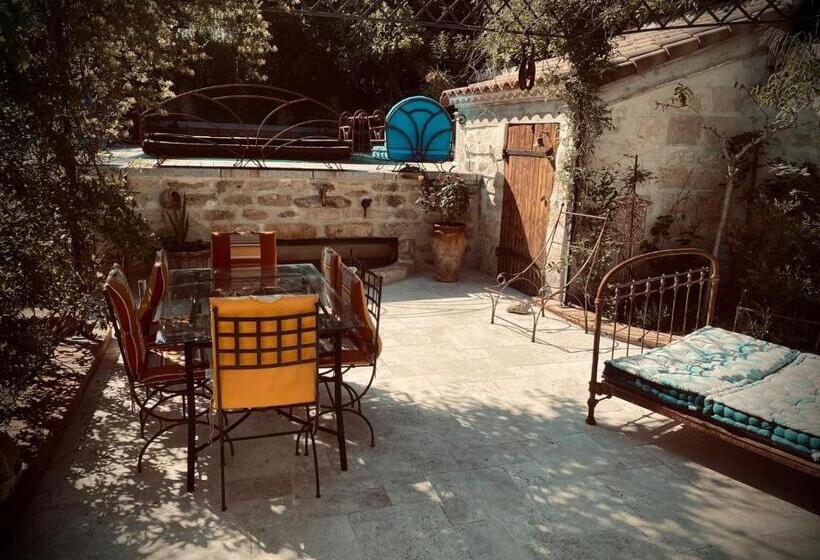 פנסיון Studio Insolite Chez L Habitant