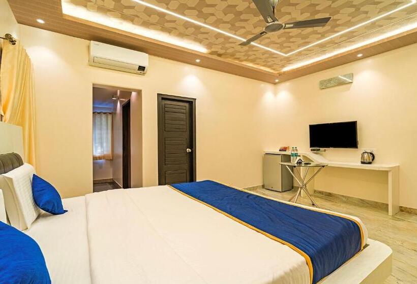 Fabhotel Prime The Venue By Seasons Suites