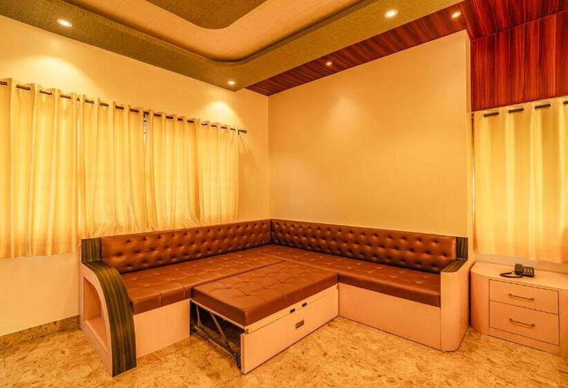 Fabhotel Prime The Venue By Seasons Suites