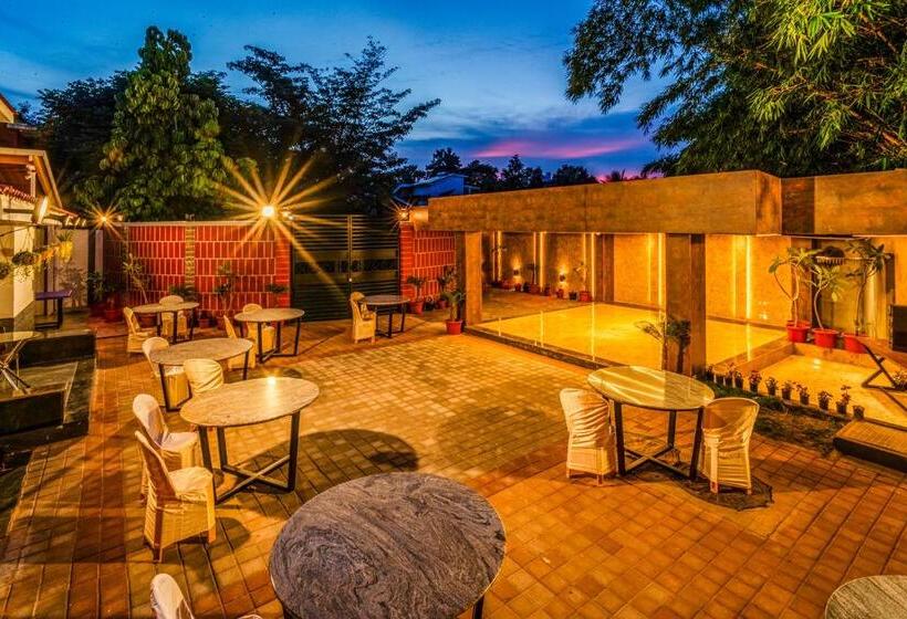 Fabhotel Prime The Venue By Seasons Suites