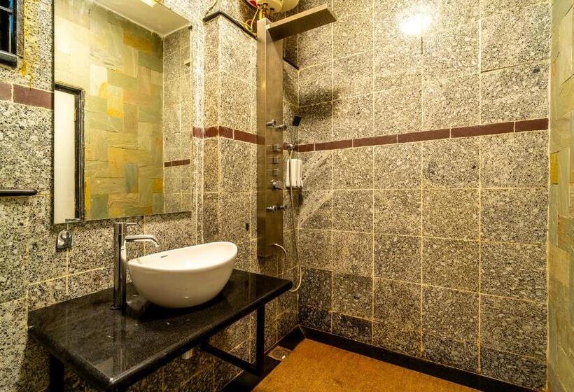 Fabhotel Prime The Venue By Seasons Suites