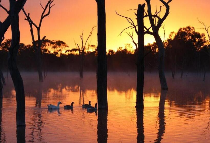 בית מלון כפרי Boshack Outback Farmstay Perth Eco Farm