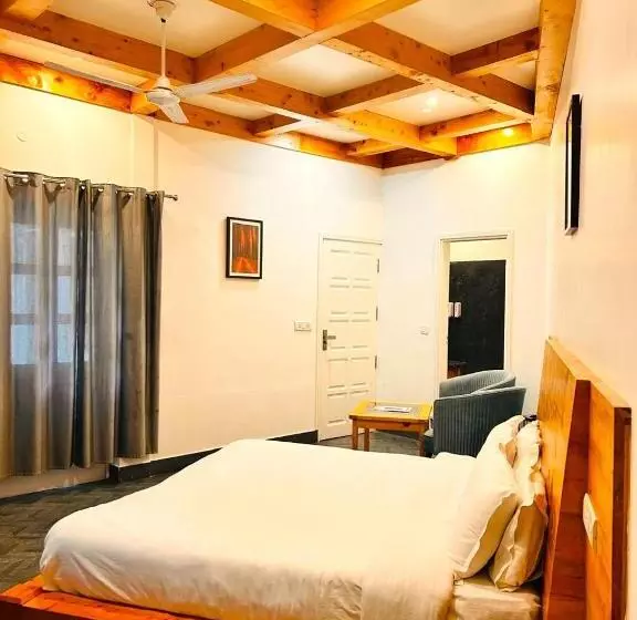 ホテル Dwaper Palace Near Mall Road With Parking