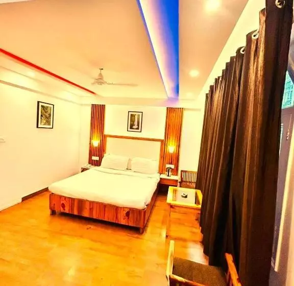 ホテル Dwaper Palace Near Mall Road With Parking