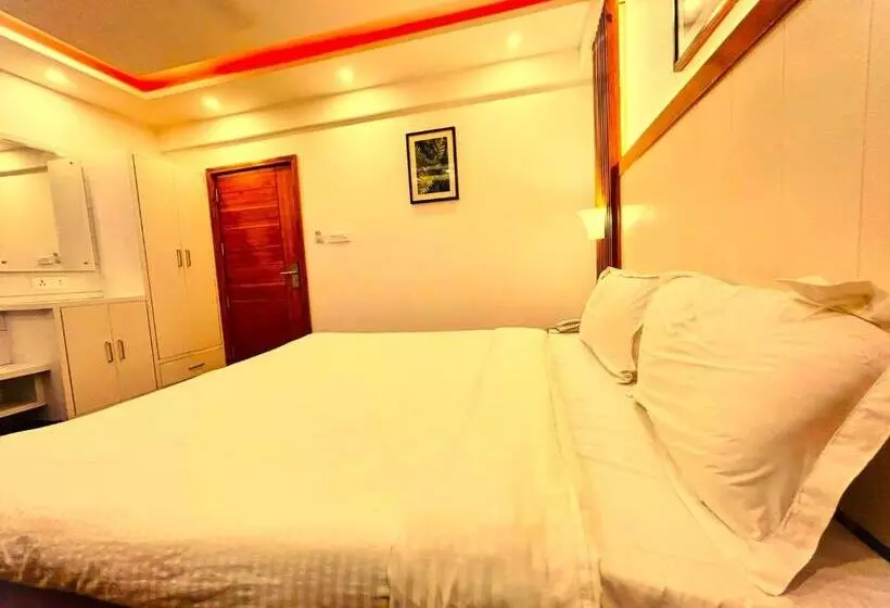 ホテル Dwaper Palace Near Mall Road With Parking
