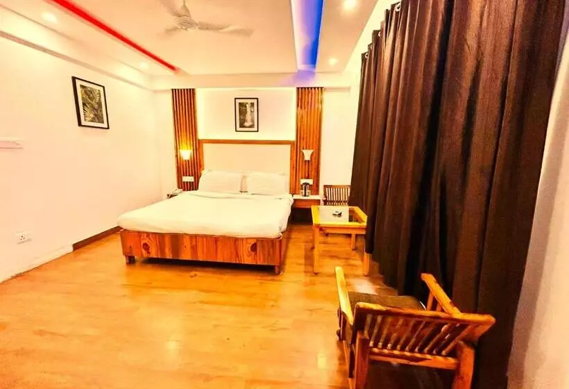 ホテル Dwaper Palace Near Mall Road With Parking