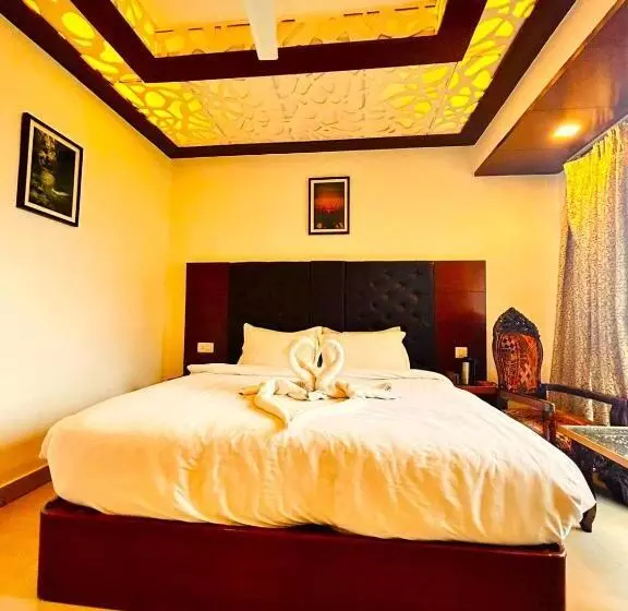 ホテル Dwaper Palace Near Mall Road With Parking