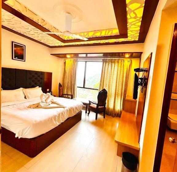 Hotel Dwaper Palace Near Mall Road With Parking