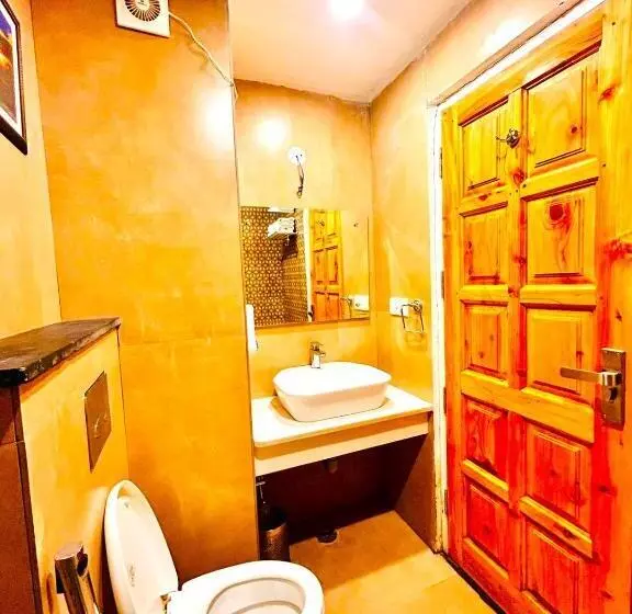 ホテル Dwaper Palace Near Mall Road With Parking