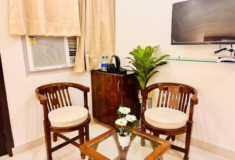 호텔 Sampat Royal Cafe