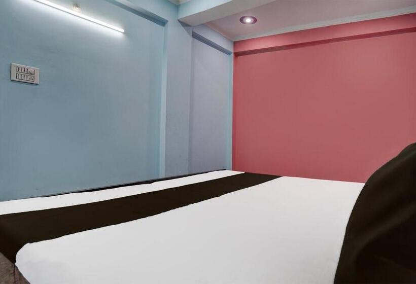 호텔 Spot On Om Sai Garden