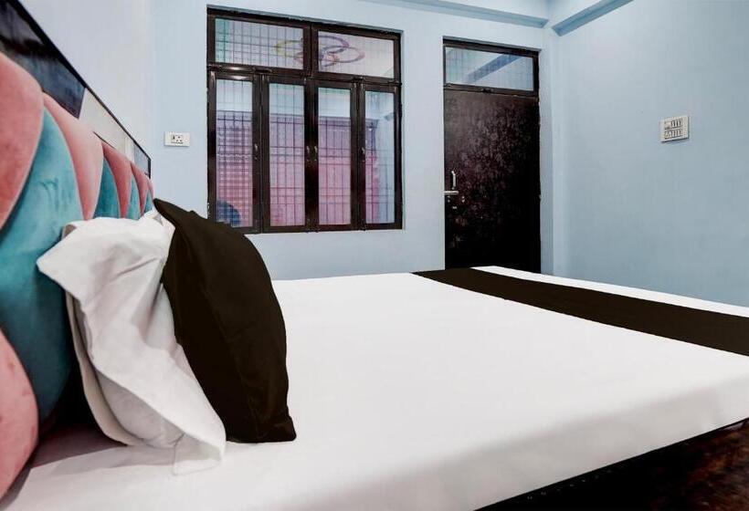 호텔 Spot On Om Sai Garden