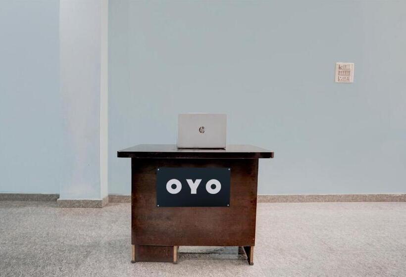 호텔 Spot On Om Sai Garden