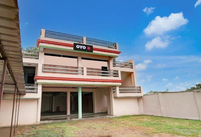 호텔 Spot On Om Sai Garden