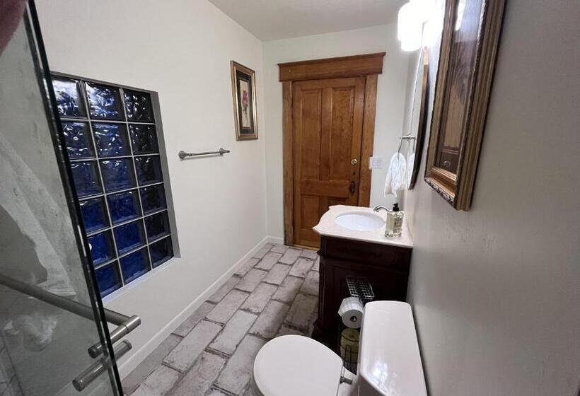 בית מלון כפרי The Leanor