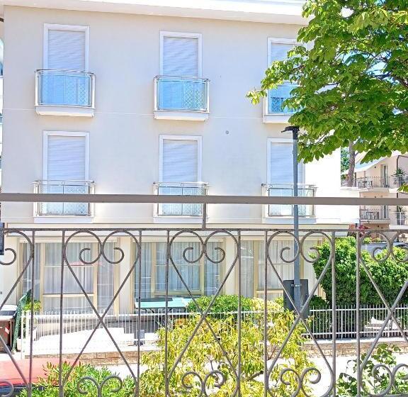 پانسیون Camere Rossella