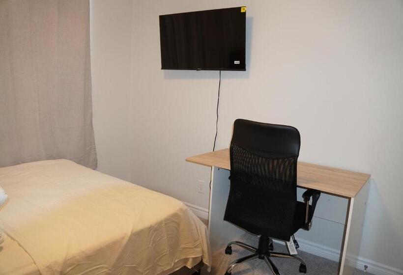 پانسیون Fully Furnished Room In Serene Environment