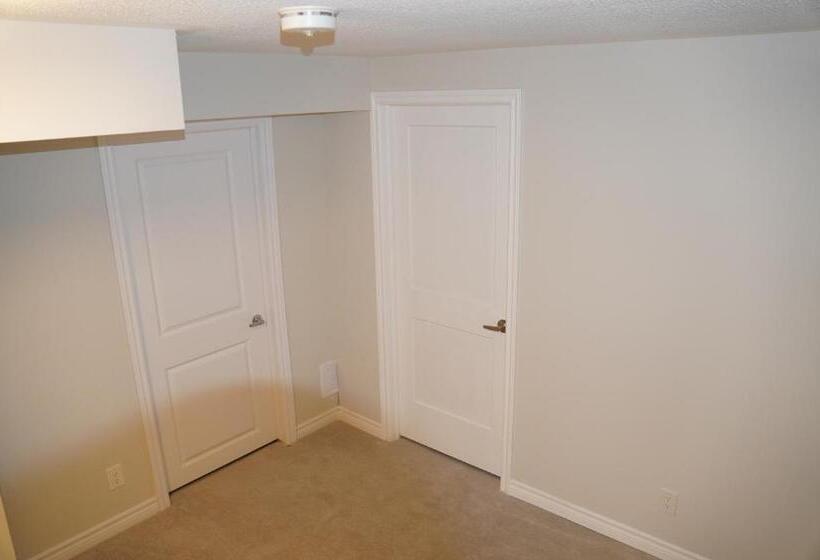 پانسیون Fully Furnished Room In Serene Environment