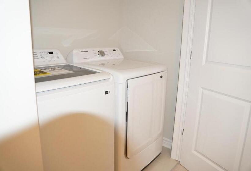 پانسیون Fully Furnished Room In Serene Environment