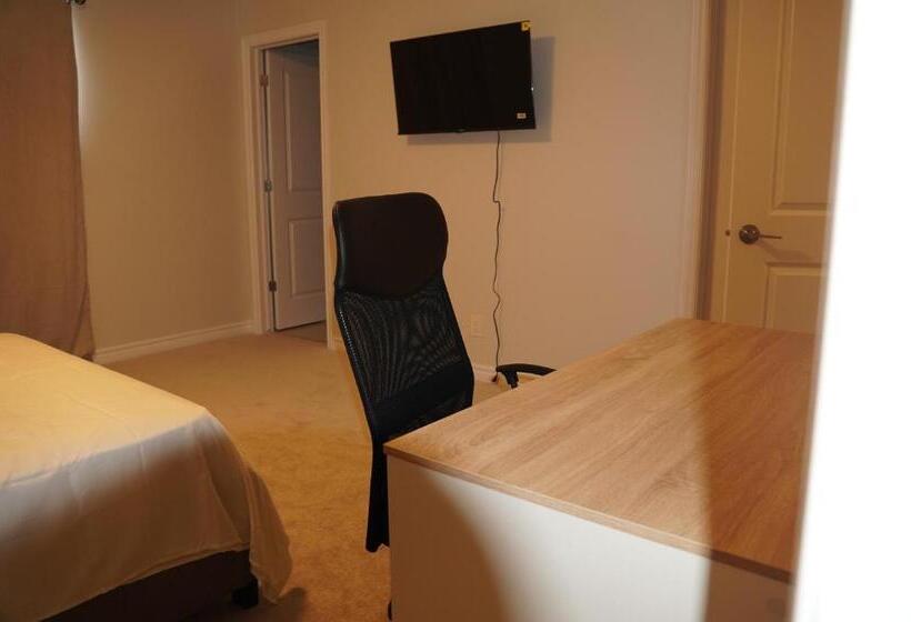 پانسیون Fully Furnished Room In Serene Environment