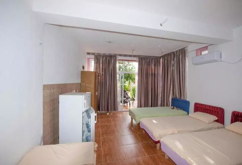 پانسیون Shkreli Apartments