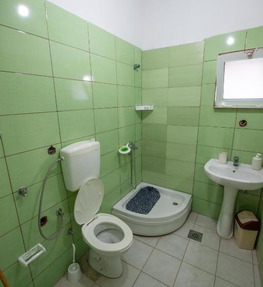 پانسیون Shkreli Apartments