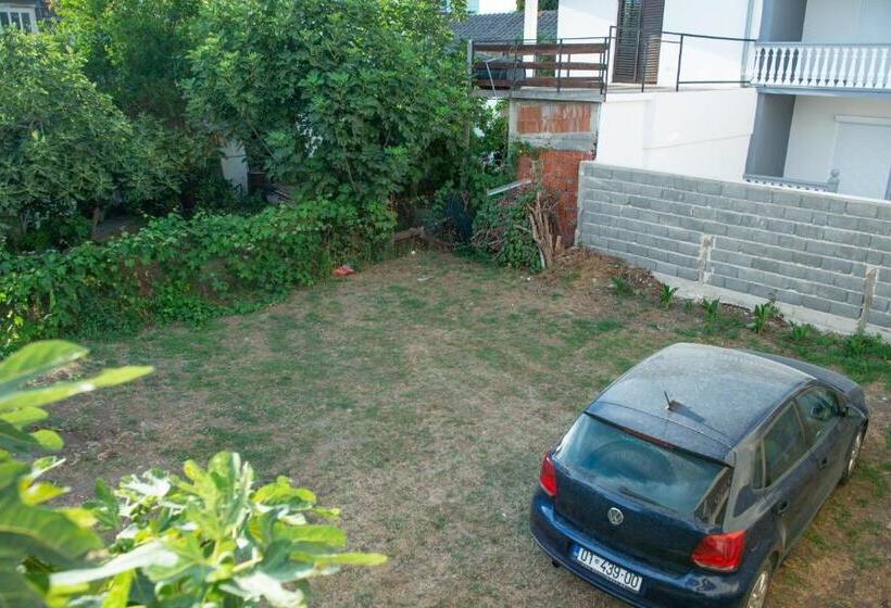 پانسیون Shkreli Apartments