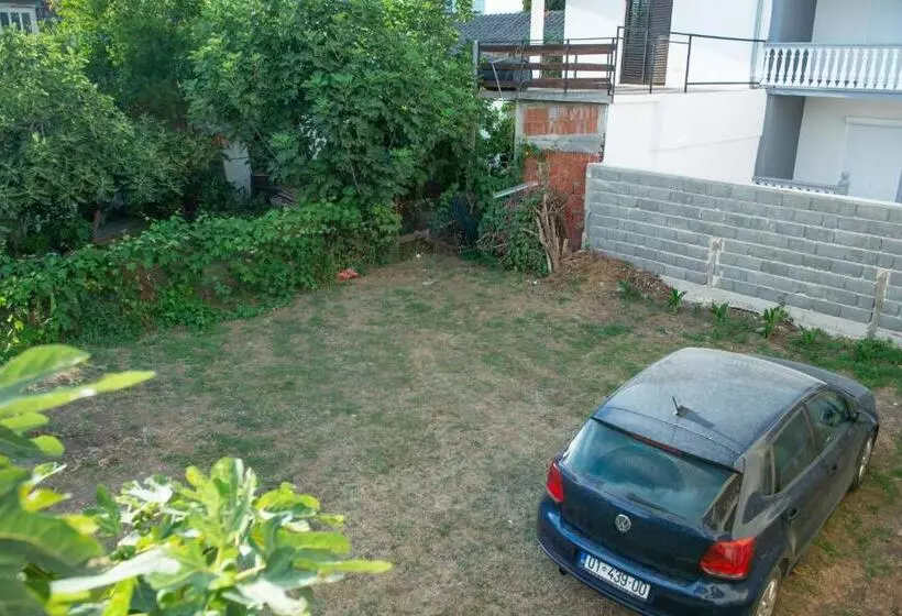 پانسیون Shkreli Apartments