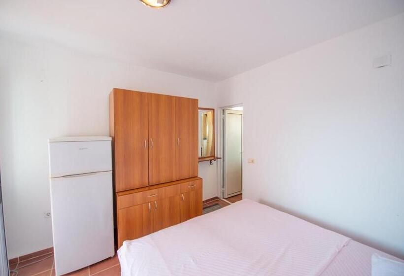 پانسیون Shkreli Apartments