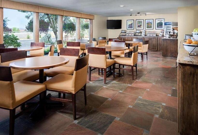 ホテル Comfort Inn & Suites