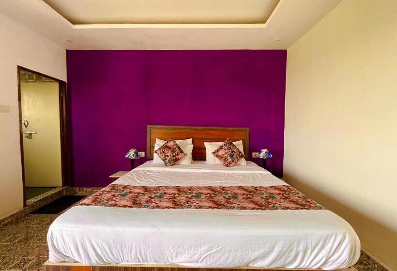 فندق Dhansu Lodge