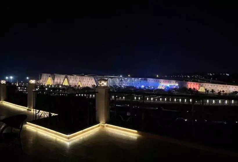 هتل Pulse Pyramids