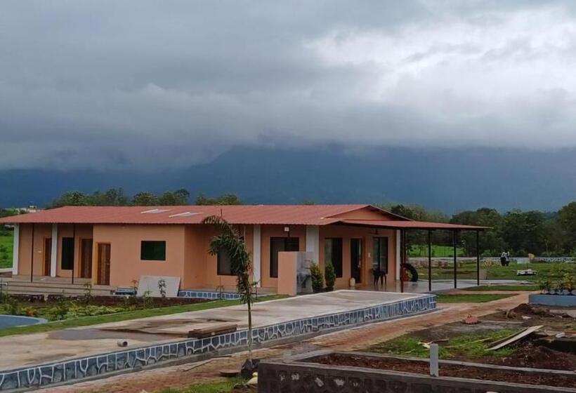 リゾートホテル The Malshej Mist