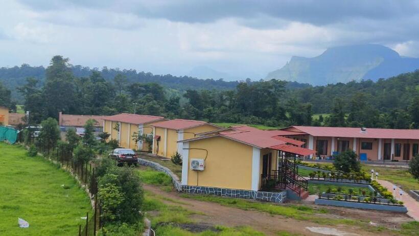 リゾートホテル The Malshej Mist