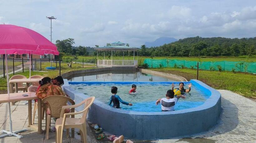 リゾートホテル The Malshej Mist