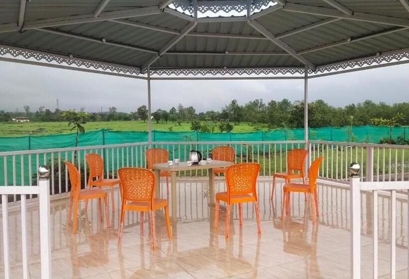 リゾートホテル The Malshej Mist