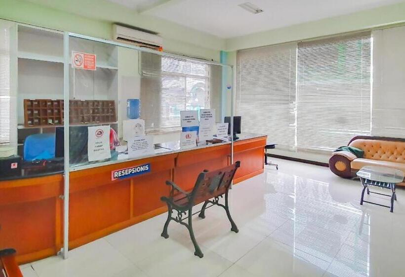 Urbanview Hotel Bartu Moh Toha Bandung By Reddoorz