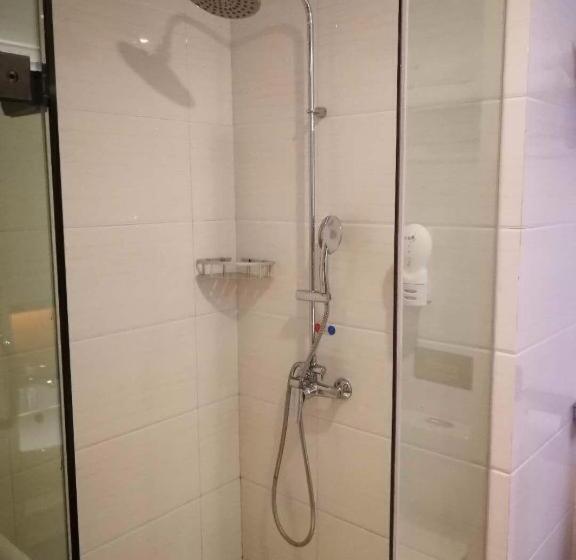 Hotel 7days Premium Yichang Railway Station East