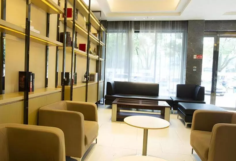 Hotelli City Comfort Inn Huanggang Huangzhou Avenue
