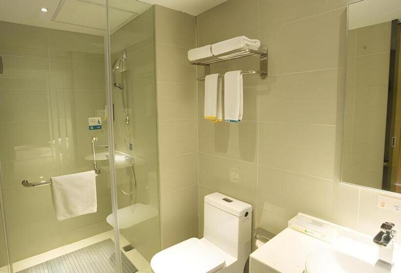 호텔 City Comfort Inn Huanggang Huangzhou Avenue