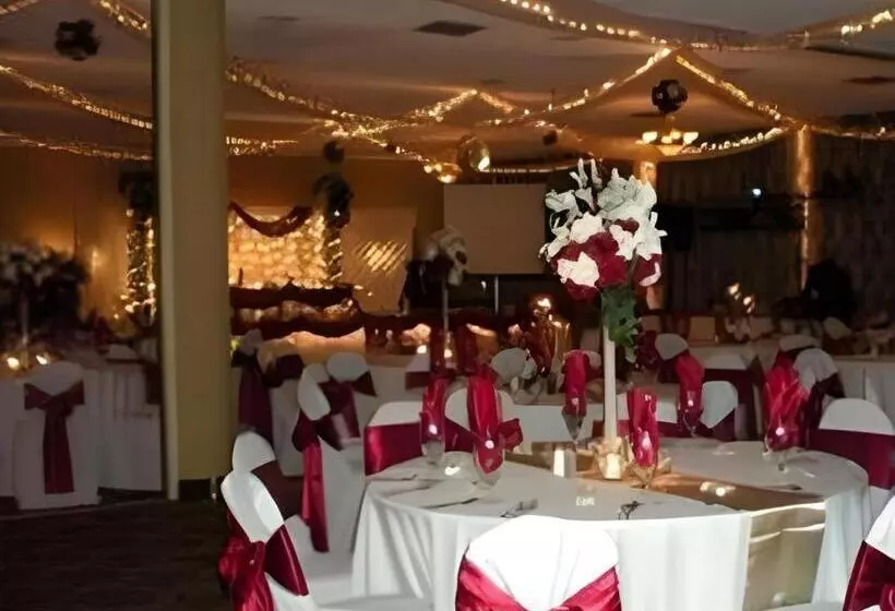 Hotelli Magnuson Grand Conference