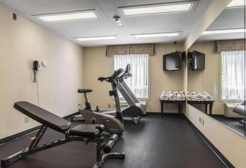 Отель Quality Inn Airport