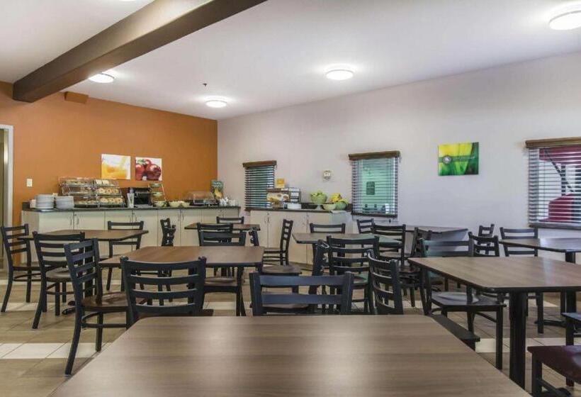 Отель Quality Inn Airport