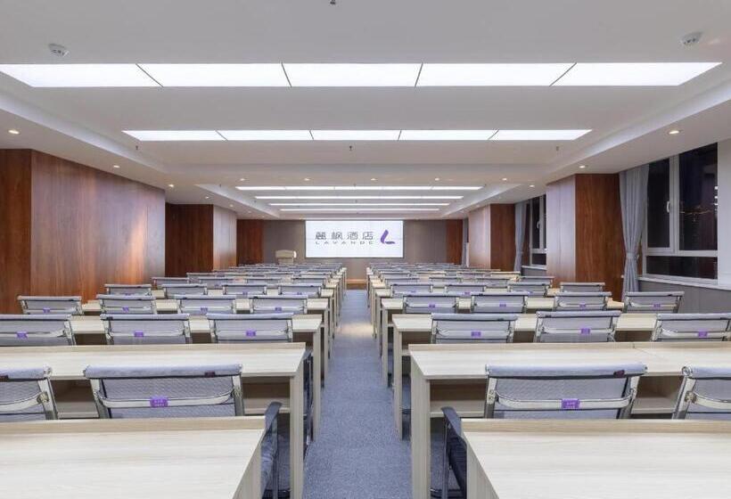 Lavande Hotel·shijiazhuang Xinji Lucheng Commercial Plaza