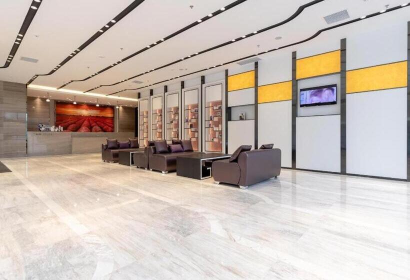 Lavande Hotel·shijiazhuang Xinji Lucheng Commercial Plaza