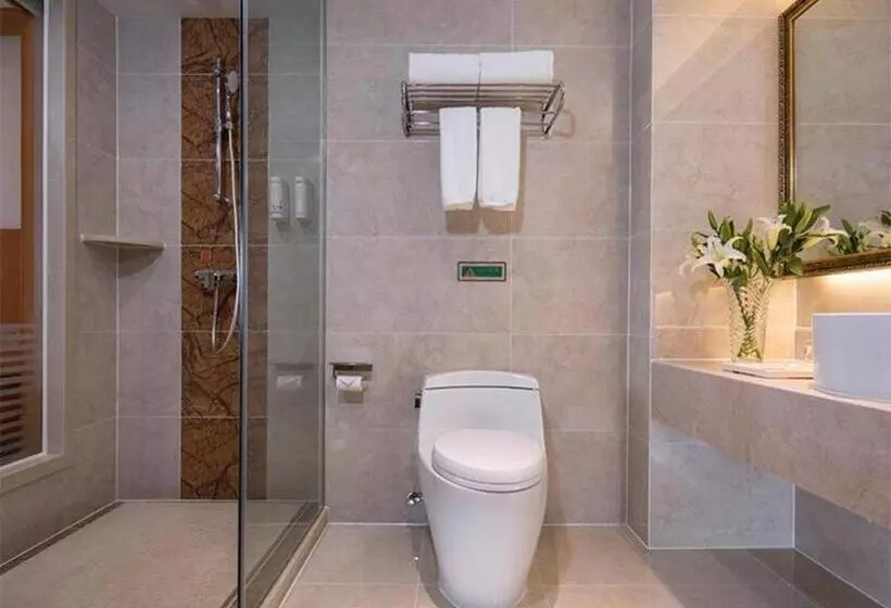 Vienna Hotel Guiyang North Station Dream City