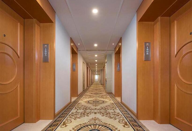 Vienna Hotel Guiyang North Station Dream City