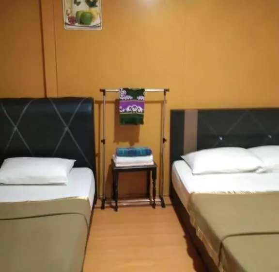 Retkeilymaja Perhentian Warisan Pulau Perhentian Besut Terengganu Malaysia